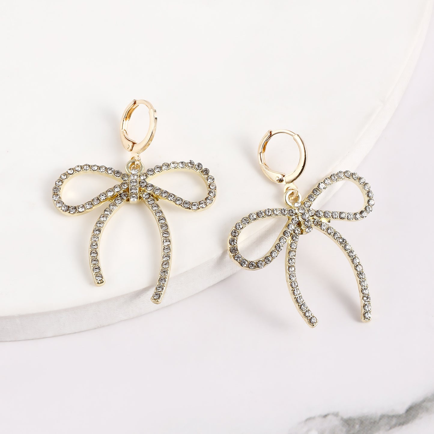 One pair Simple & Fashionable Earings Sweet Design For Women'S Daily Wear