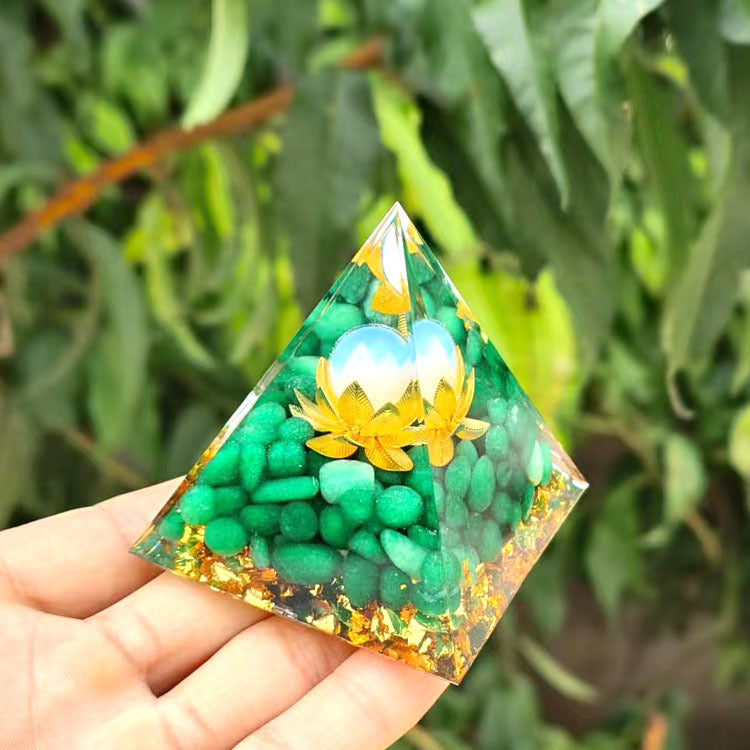 SHINYMO Fashion Design Resin Colorful Crystal pyramid Decoration Figurines Miniature Home Decor Gifts